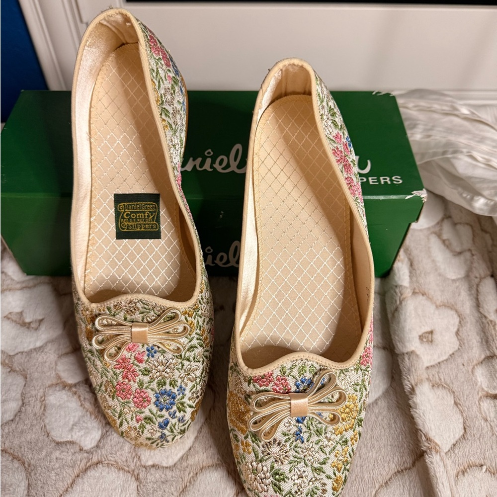 Vintage Daniel Green Floral Brocade Slippers NWB